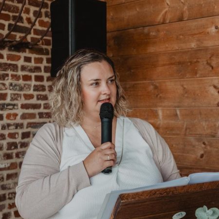 Emilie M, officiante de cérémonie à Douai, Arras et Cambrai